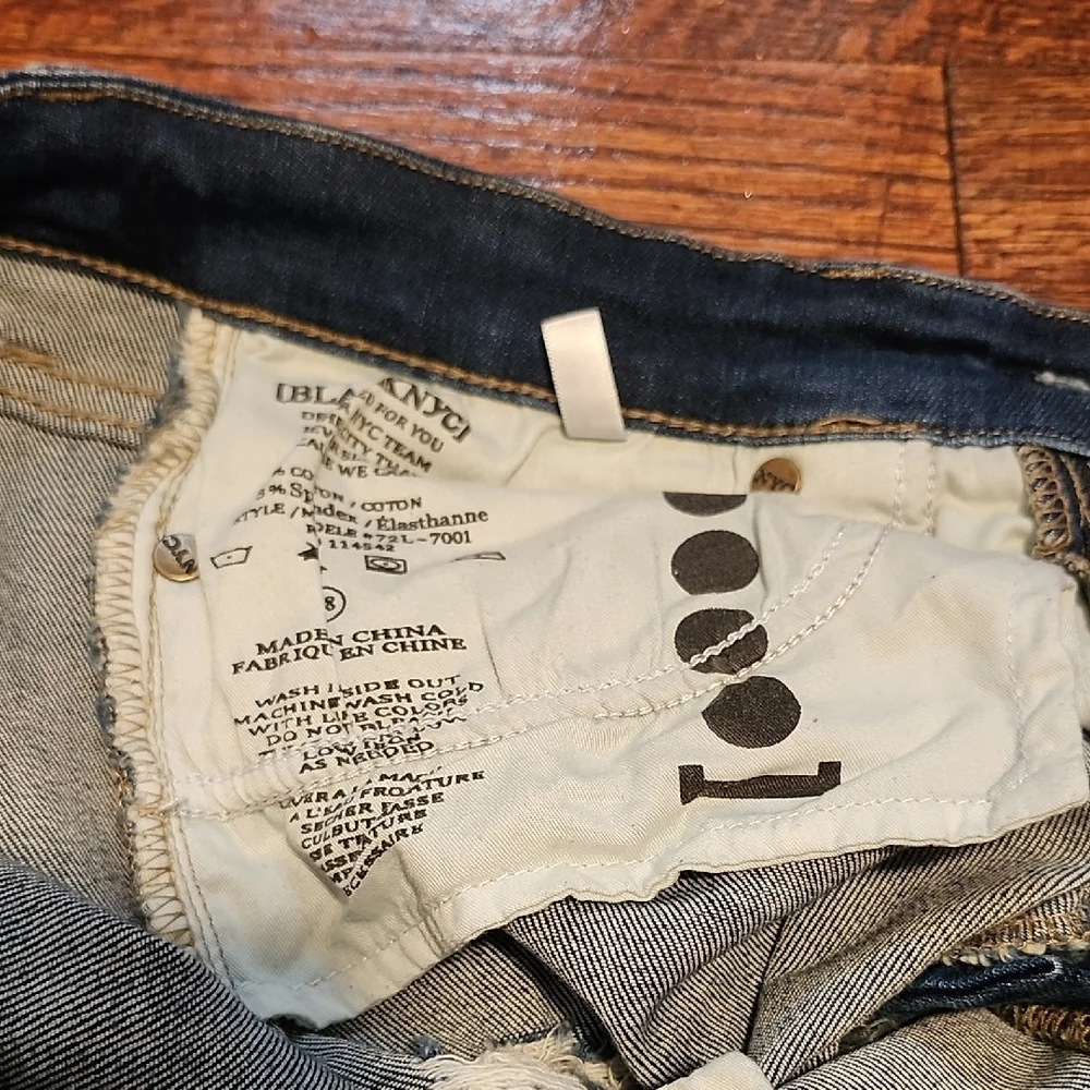 Blank NYC Dark Wash Mid Rise Soft Casual Distressed Ripped Skinny Jeans Size 28
